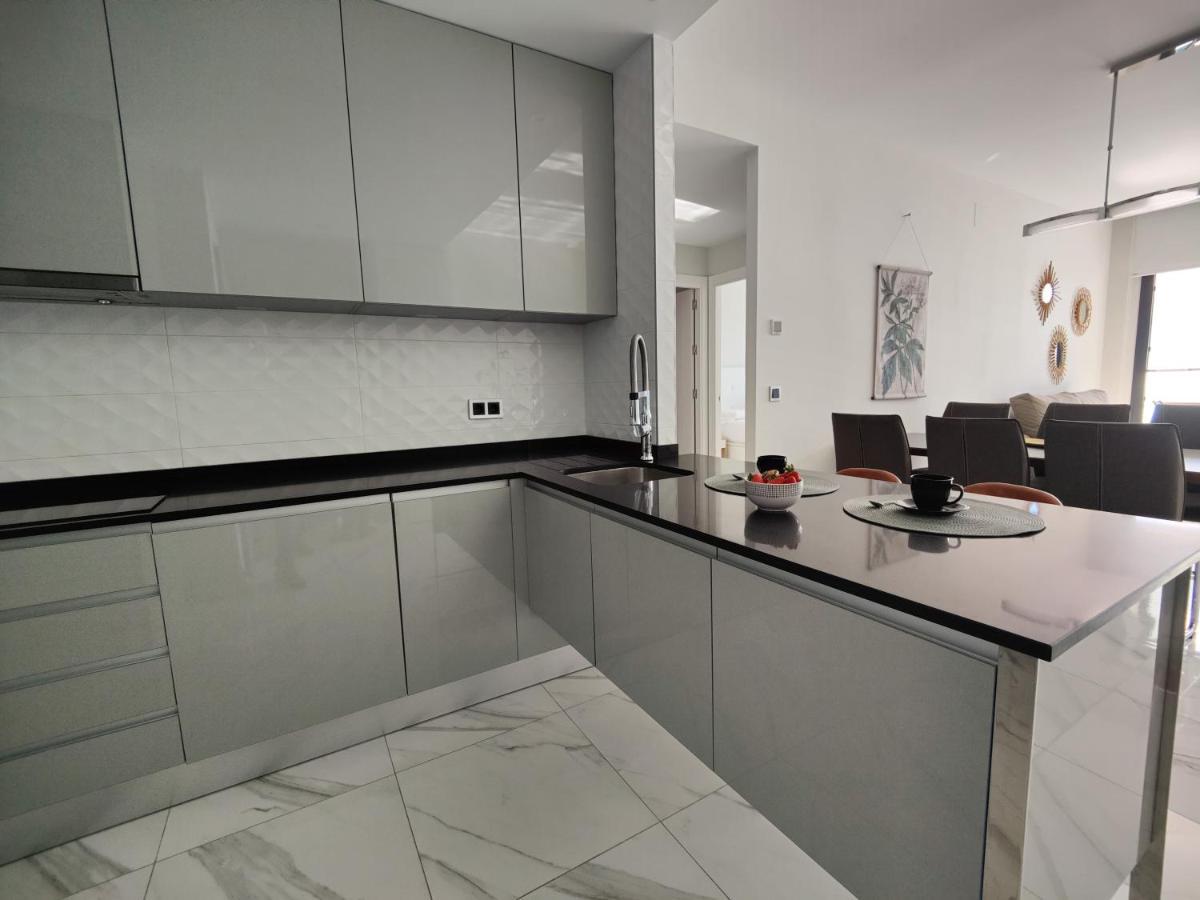 Sunset Drive Superb Apartment เบนิดอร์ม ภายนอก รูปภาพ